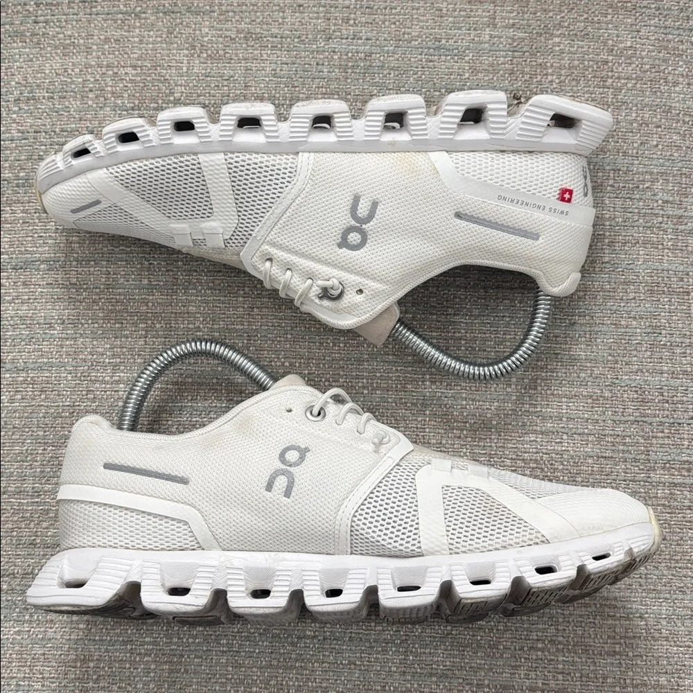On Cloud 5 Running Shoes Sneakers in White Women’s Size 7 - Picture 6 of 8